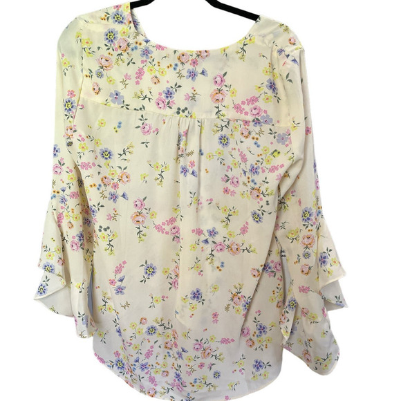 Vince Camuto Blouse, Flutter Sleeves, Layered Front, Floral Pastel Colors Med - Picture 2 of 6